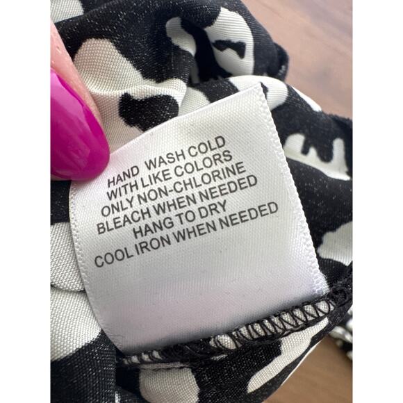 ModCloth Bold Notion Black White Cropped Jumpsuit Leopard Women's Size 00 NWT - Picture 9 of 9